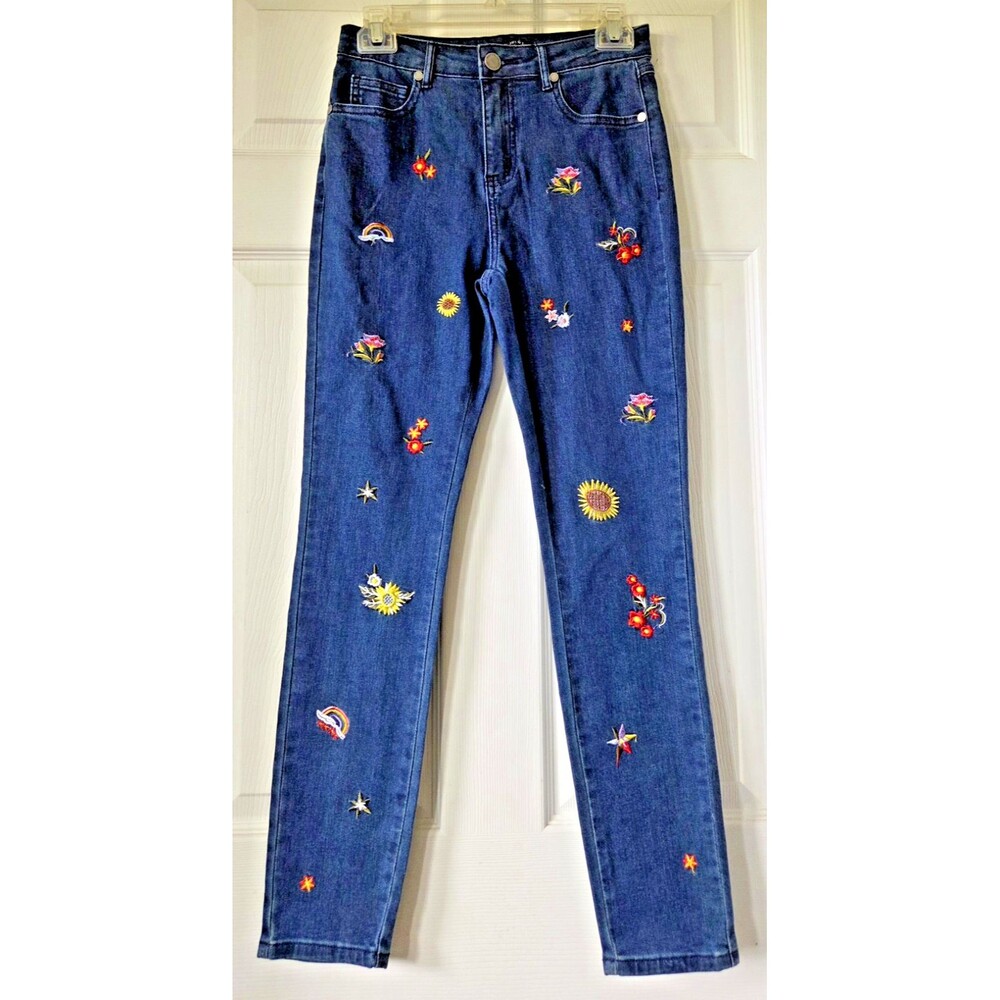 Romeo & Juliet Couture Medium Wash Blue Denim Embroidered Jeans Size S NWT $185